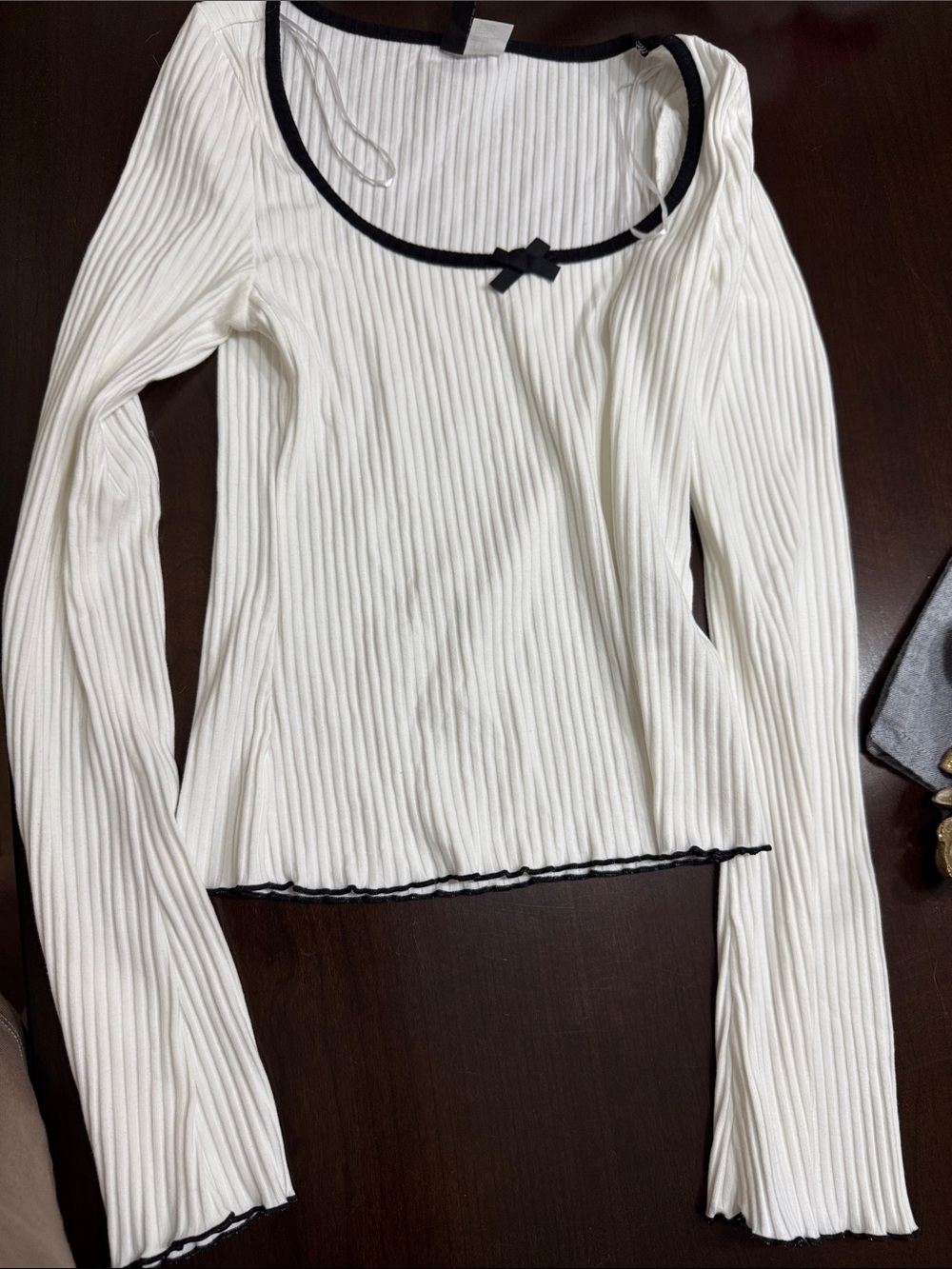 H&M White Ribbed Long-Sleeve Scoop Neck Top with Black Trim
